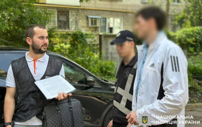 У Києві чоловік підпал авто військового на замовлення РФ