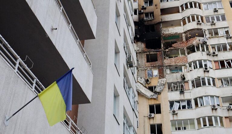 У Києві десятки поранених через російську атаку