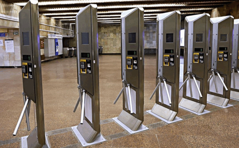 У метро Києва через збій не працює безконтактна оплата