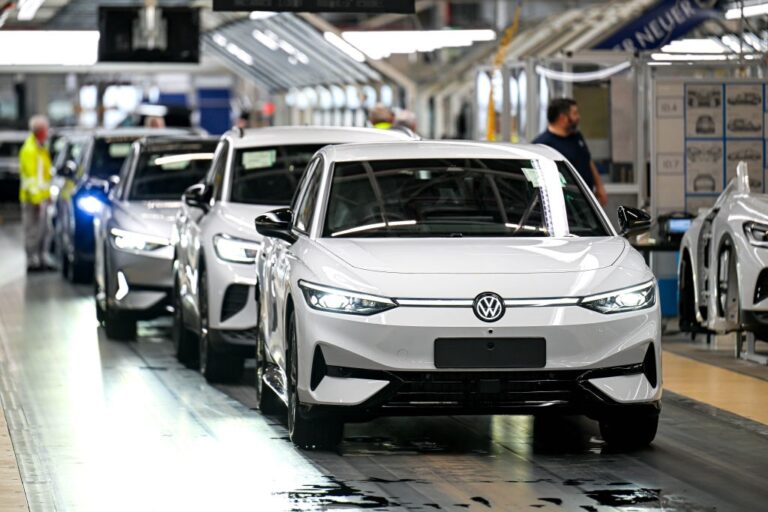 У Volkswagen 20 тисяч працівників погодилися на звільнення