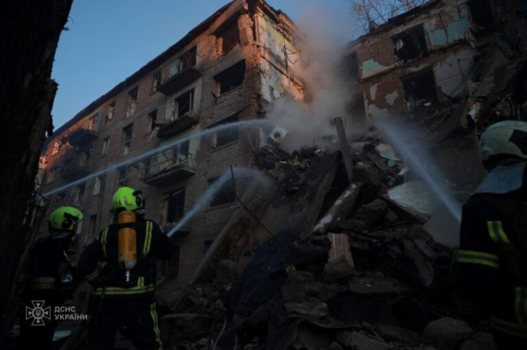 У зруйнованому будинку в Києві вже п’ять загиблих
