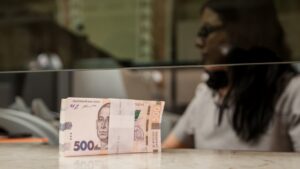 Українці активно беруть кредити та розміщують депозити
