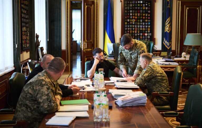 Зеленський розповів про нараду з військовими