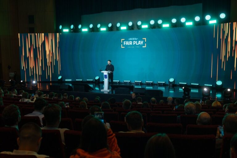 Зеленський: Війна повинна ставати для РФ проблемою