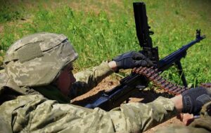 ЗСУ відбивають атаки росіян на 12 напрямках