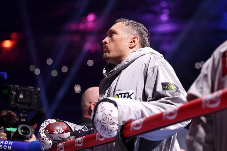 Льюїс коментує черговий титул Усика: Переміг усіх топових, він геній