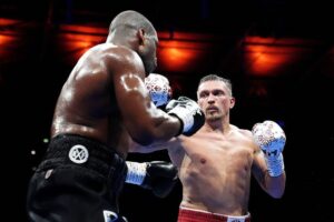Неймовірно: Промоутер відзначив Усика за впевнений виступ проти Дюбуа