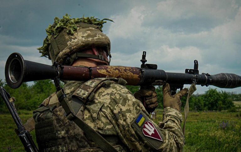 Росіяни атакують на 12 напрямках – Генштаб