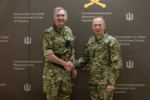 Сирський зустрівся з начальником Штабу оборони Британії