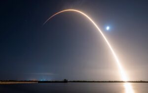 SpaceX вивела на орбіту супутники конкурента Starlink