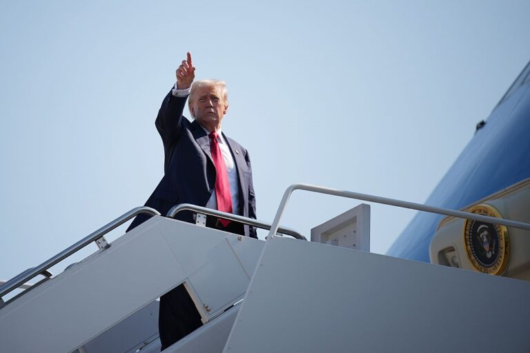 Трамп говоритиме з ЄК про війну в Україні – ЗМІ