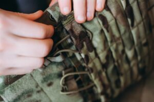 У Фінляндії викрили шахрайство з бронежилетами для України