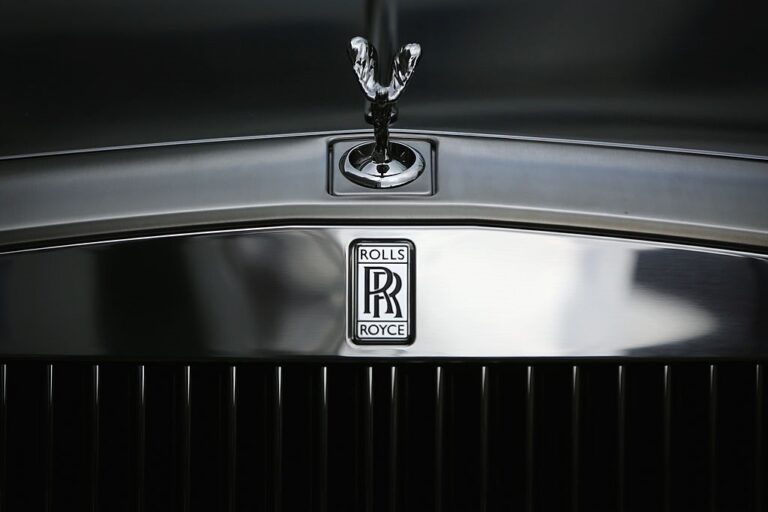 В Росії зріс попит на люксові Rolls-Royce і Ferrari