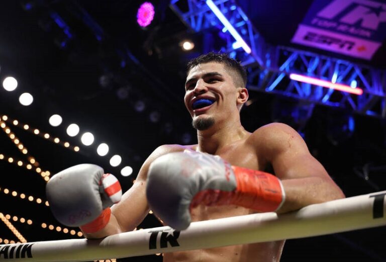 Заяс здобув перемогу над Гарсією у боротьбі за титул WBO