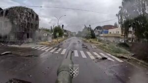 Два міста майже оточені. Ситуація на Донбасі
