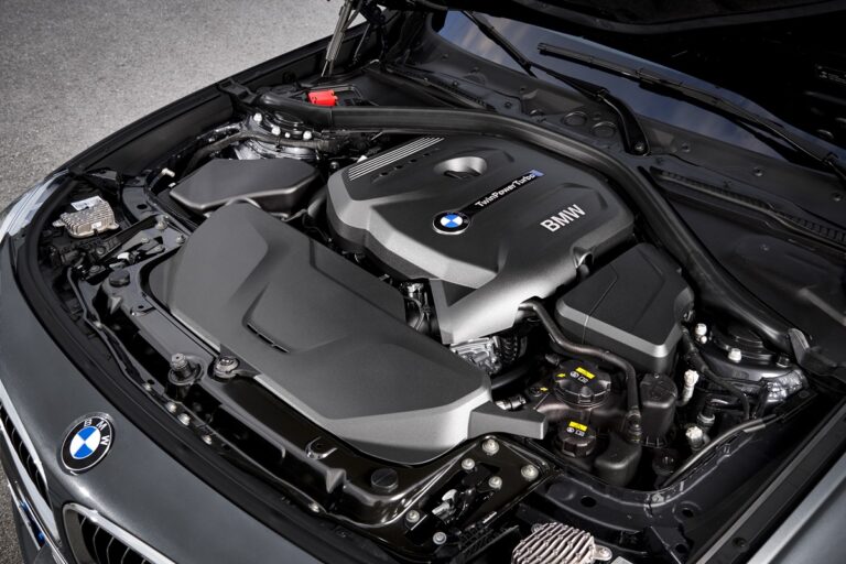 Mercedes розглядає співпрацю з BMW у сфері бензинових двигунів