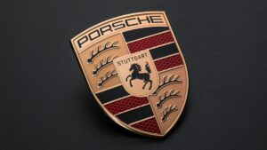 Porsche відмовляється від планів виробництва батарей для електромобілів