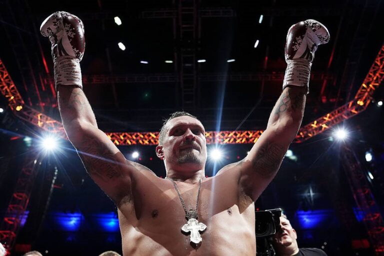 Усик дав високу оцінку Ітаумі і його достроковій перемозі над Вайтом