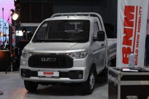 В Росії зупинився черговий автозавод через обвал продажів