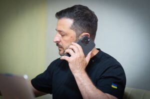 Зеленський розповів деталі розмови з Трампом