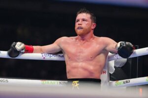 Альварес потребує операції після поразки від Кроуфорда
