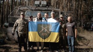 БФ молодіжної ініціативи “Надія”, Валерій Дубіль та Артем Чаплигін доставили на схід РЕБи, засоби живлення та звʼязку