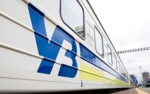 Через масовану атаку РФ затримуються понад 30 потягів Укрзалізниці