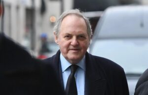 Граф Дартмут одружився з колишньою дружиною Майкла Дугласа
