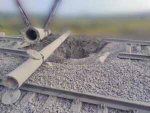 Комплексна атака на залізницю: як відновлюють рух