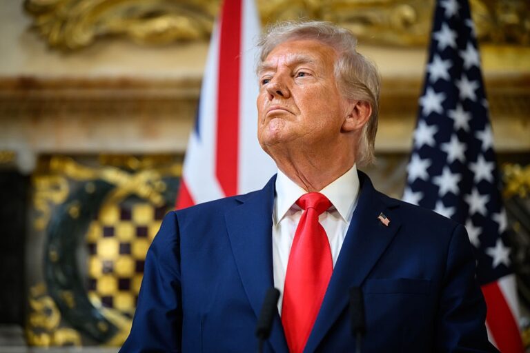 Кортеж №1. Трамп змушує світових лідерів чекати