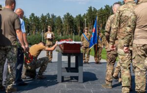 На НВМК поховали першого упізнаного захисника