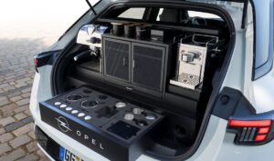 Opel створив Mokka з повноцінною кав’ярнею в багажнику