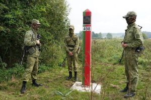 Польща закликає громадян негайно покинути Білорусь