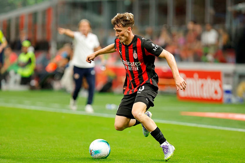 Новини спорту - Повернення з оренди: Мілан продовжує контракт з вінгером