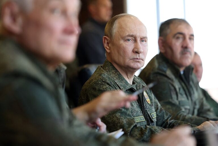 Повітряні ігри з НАТО: що задумав Путін