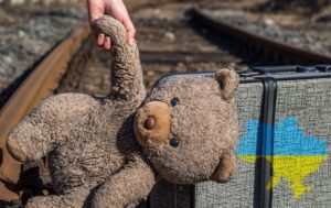 РФ створила понад 200 таборів для “перевиховання” українських дітей – звіт