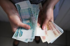 Рубль обвалився до мінімуму з квітня на тлі погроз Трампа