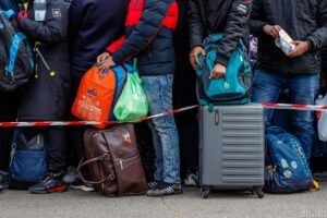 Студенти масово беруть відпустки для виїзду за кордон – експерт
