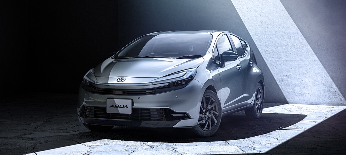 Авто новини - Toyota презентувала оновлений Aqua