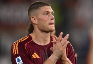 Тренер Роми пояснив, яку функцію виконує Довбик в команді