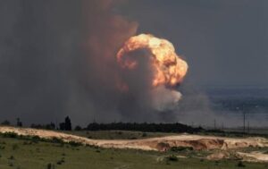 У Криму пролунали вибухи, в одному з районів зникло світло – соцмережі