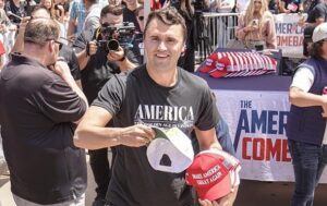 Новини світу - Вбивство Кірка у США: хто нацьковує сувереністів та глобалістів