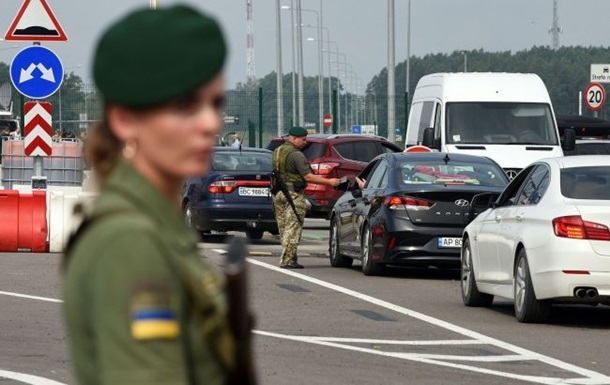 Виїзд чоловіків 18-22: що буде з економікою та на фронті