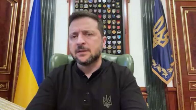 Президент України Володимир Зеленський у вечірньому  зверненні подякував українським рятувальникам