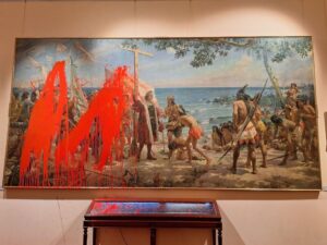 Новини світу - Активістки облили картину про Колумба в Мадриді