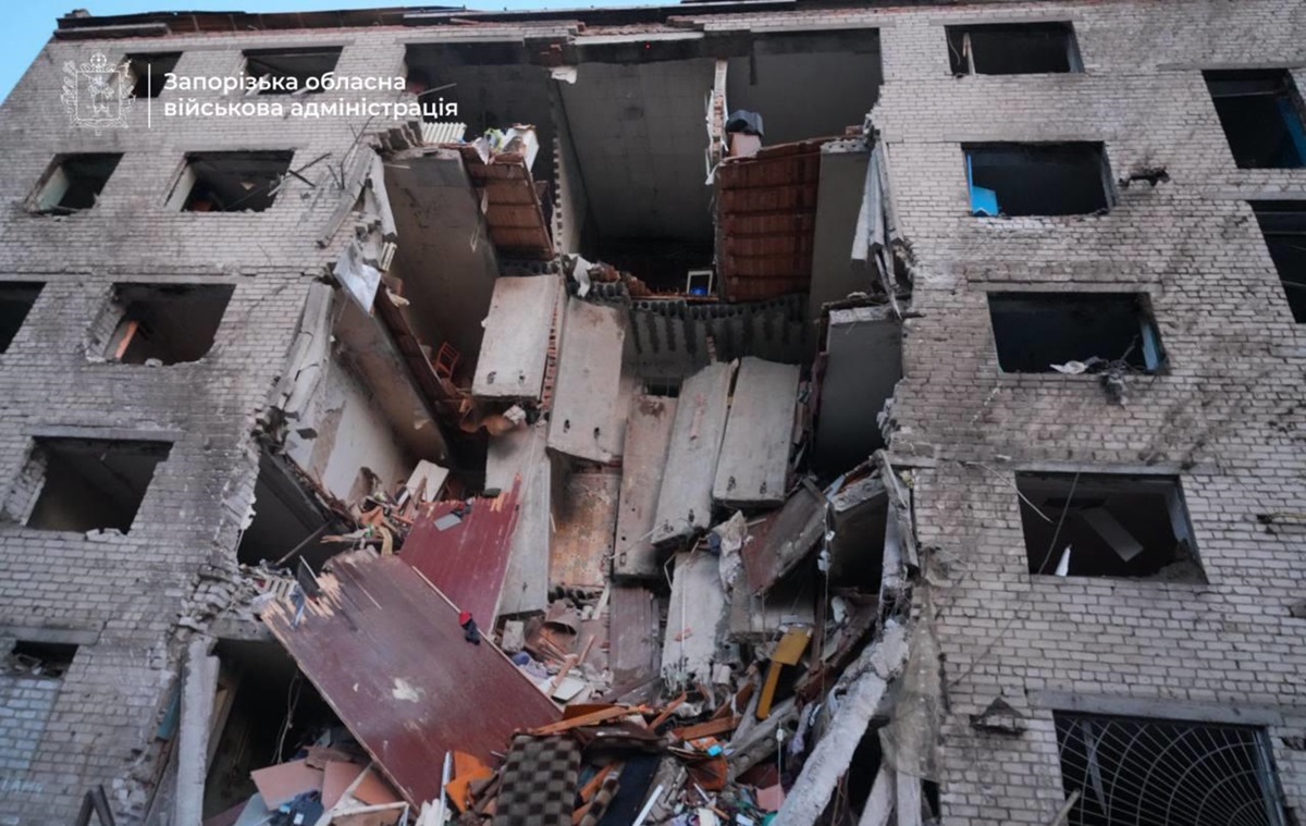 Новини України - Атака на Запоріжжя: під завалами знайшли загиблого