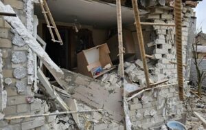 Через нічний обстріл Херсона поранені троє людей