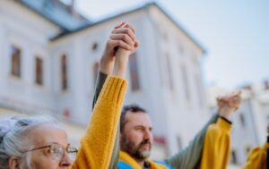 До яких країн українці ставляться найкраще: опитування