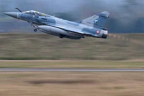 Греція не хоче передати Україні винищувачі Mirage