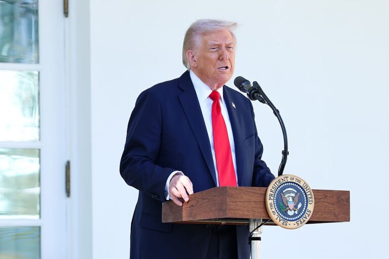 Людина Путіна в США. Трамп змінює ставлення до РФ